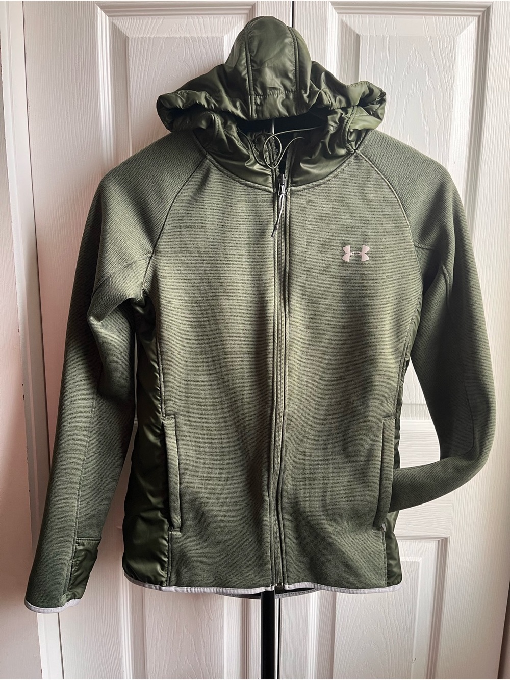 Under Armour Olive Hooded Full-Zip Women's Puffer Jacket